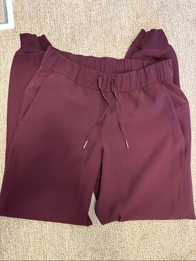 lululemon athletica Women's Maroon Leggings/Joggers